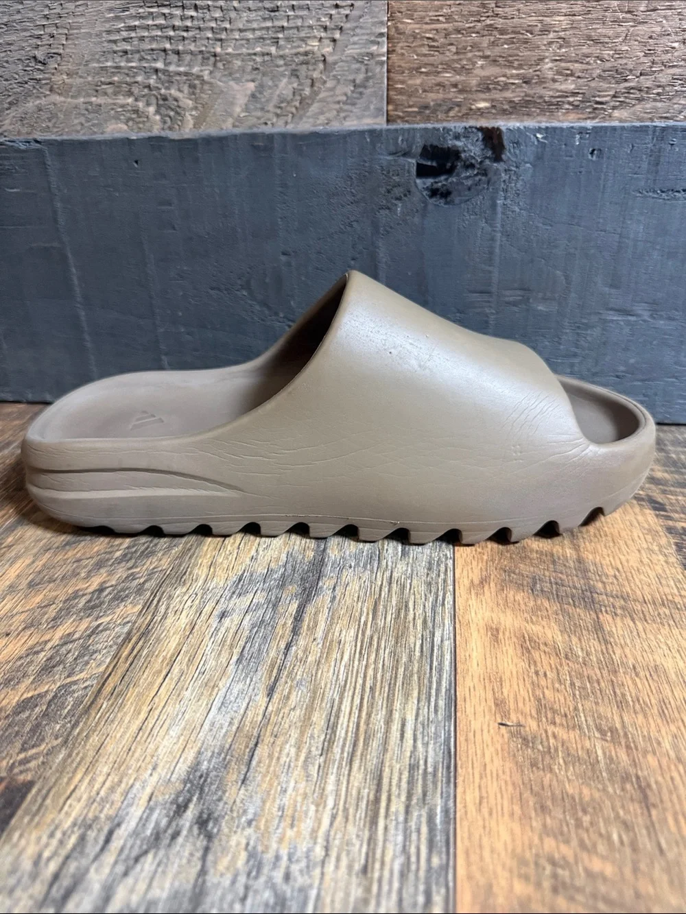 adidas Yeezy Slide Brown Tan Comfort Slide Sandals Size 8